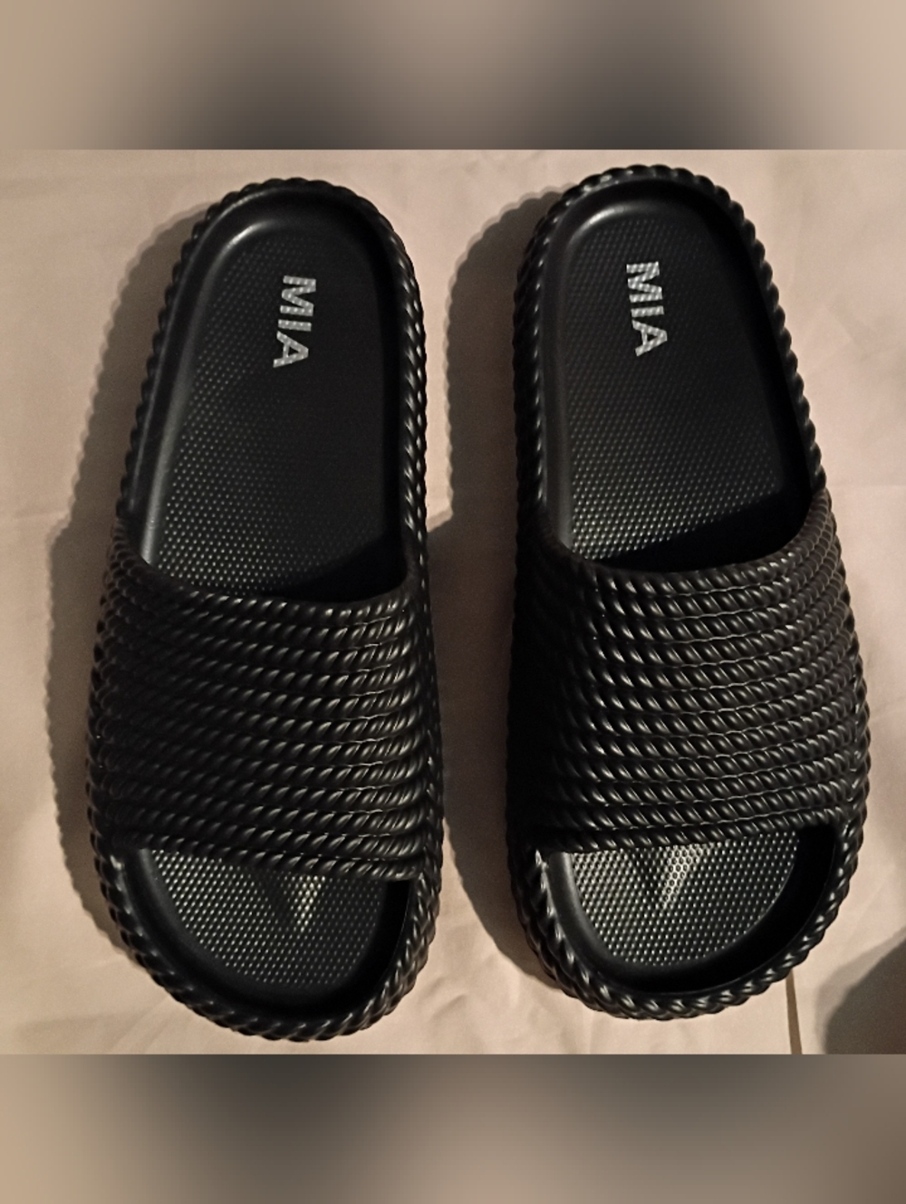New and Unused MIA Women's Luvly Black Slide Sandals - Size 11 M